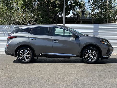 Used 2019 Nissan Murano S FWD image 9