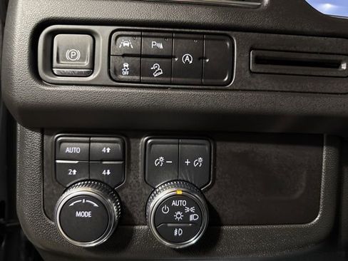 Used 2024 GMC Yukon AT4 AWD/4WD image 8