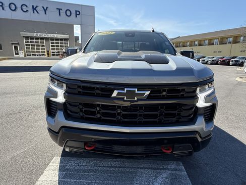 Used 2024 Chevrolet Silverado 1500 LT Trail Boss w/ LT Trail Boss Premium Package AWD/4WD image 2
