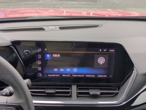 New 2026 Chevrolet Trax RS w/ Sunroof Package image 24