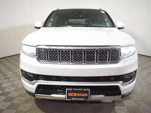 Used 2022 Jeep Grand Wagoneer Series II w/ Convenience Group III image 2