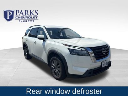 Used 2024 Nissan Pathfinder SV