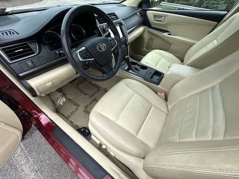Used 2017 Toyota Camry XLE FWD image 14