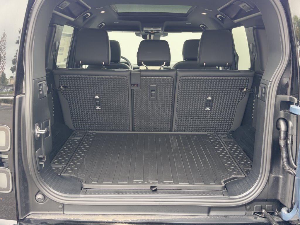 New 2026 Land Rover Defender 110 S AWD/4WD image 28