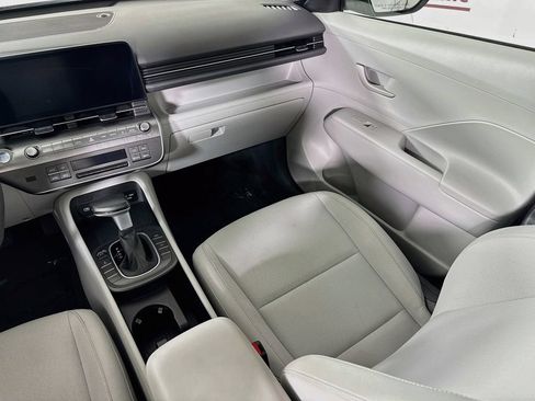 Certified 2025 Hyundai Kona SEL AWD/4WD image 25