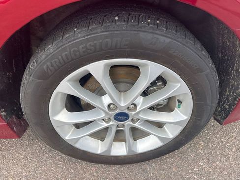Used 2019 Ford Fusion SE FWD image 21