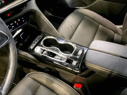 Used 2023 Buick Envision Essence image 17