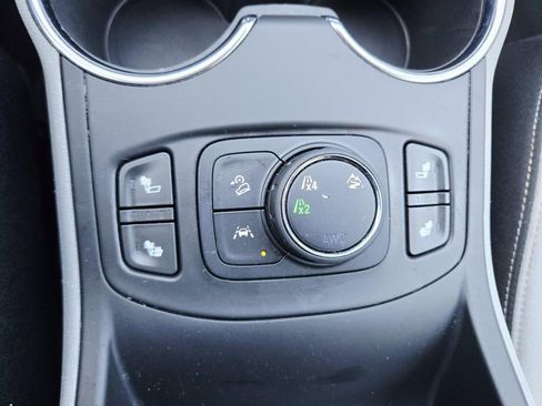 Used 2023 GMC Terrain SLE w/ Driver Convenience Package image 29