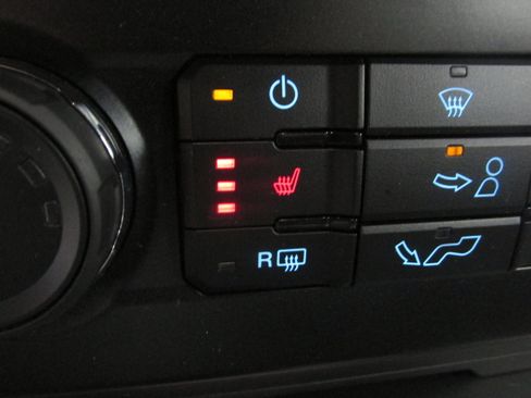Used 2016 Ford F150 XLT w/ Equipment Group 302A Luxury AWD/4WD image 34