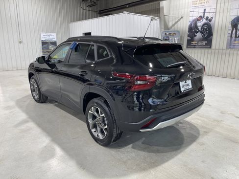 New 2026 Chevrolet Trax LT w/ Driver Confidence Package FWD image 6