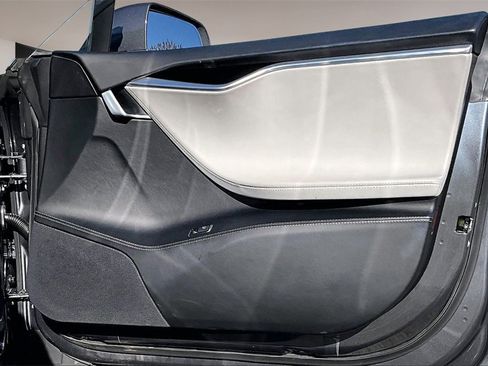 Used 2016 Tesla Model S 75D image 19