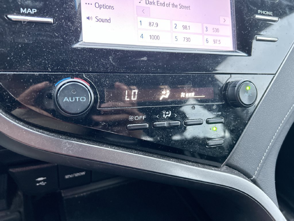Used 2019 Toyota Camry SE FWD image 24