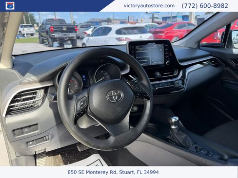Used 2020 Toyota C-HR LE FWD image 2