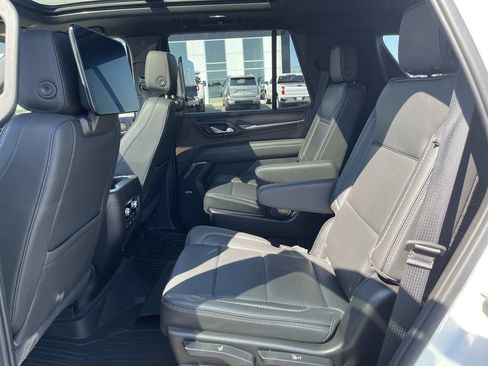 Used 2021 GMC Yukon Denali w/ Denali Ultimate Package AWD/4WD image 26