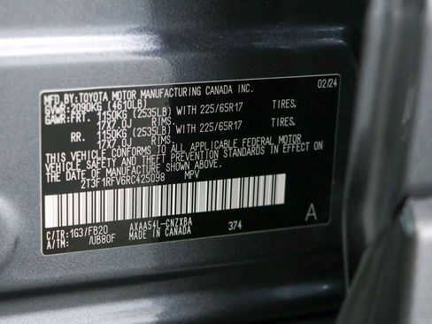 Used 2024 Toyota RAV4 LE AWD/4WD image 31
