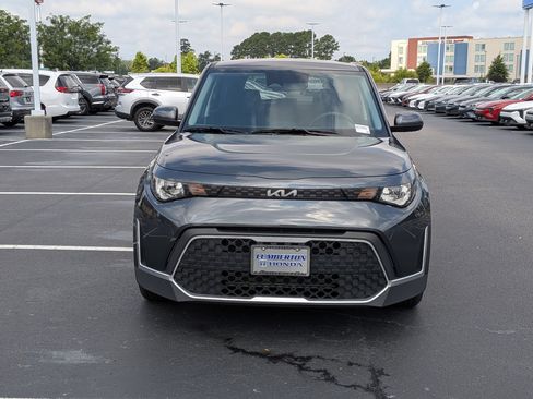 Used 2025 Kia Soul LX w/ LX Technology Package FWD image 8