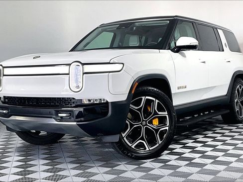 Used 2023 Rivian R1S Adventure AWD/4WD image 2