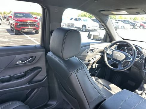 Used 2023 Chevrolet Traverse LT AWD/4WD image 15