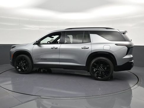 Used 2024 Chevrolet Traverse RS FWD image 8