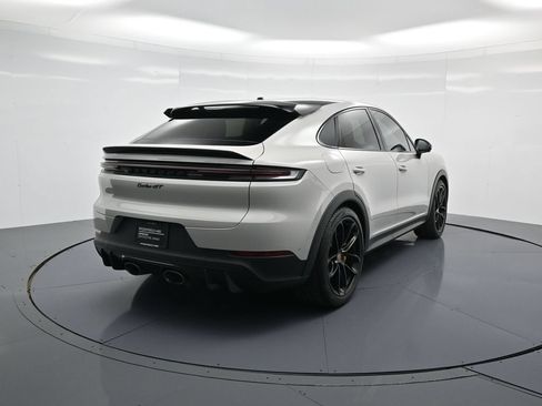 Certified 2025 Porsche Cayenne Turbo GT AWD/4WD image 27