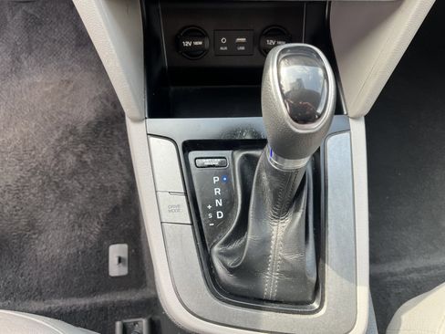Used 2020 Hyundai Elantra SEL FWD image 17