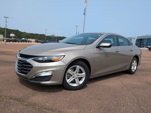 Used 2024 Chevrolet Malibu LT image 4