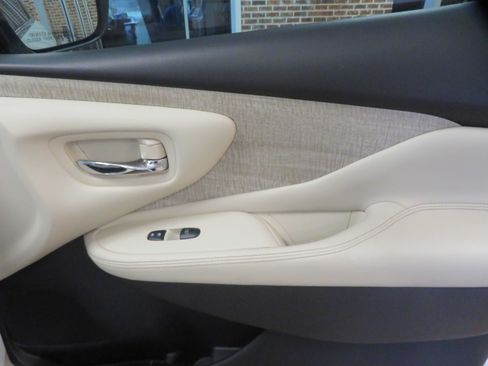Used 2020 Nissan Murano SV w/ Cargo Package FWD image 24