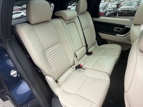 Used 2016 Land Rover Discovery Sport HSE Luxury AWD/4WD image 21