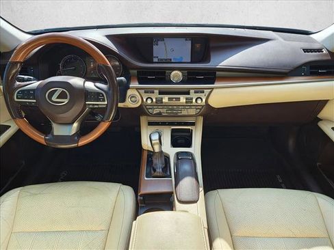 Used 2016 Lexus ES 350 w/ Luxury Package w/Wood Trim FWD image 18