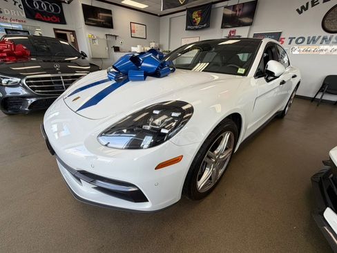 Used 2018 Porsche Panamera 4 AWD/4WD image 7