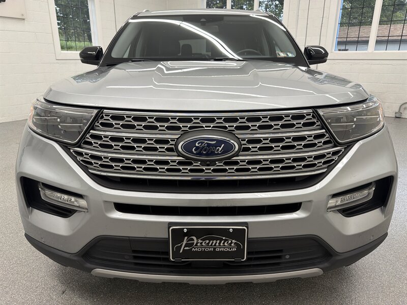Used 2021 Ford Explorer Limited w/ Equipment Group 301A AWD/4WD image 2