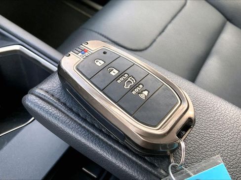 Used 2024 Toyota Tundra Limited AWD/4WD image 14