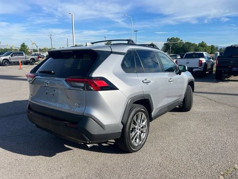 Used 2021 Toyota RAV4 XLE Premium AWD/4WD image 6