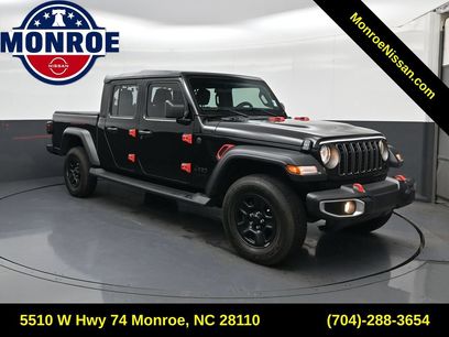 Used 2025 Jeep Gladiator Sport