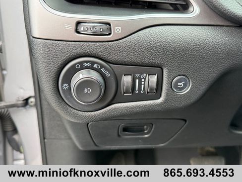 Used 2022 Jeep Cherokee Latitude Lux w/ Sun & Sound Group AWD/4WD image 30
