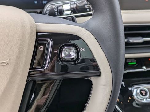 New 2026 Lincoln Corsair Premiere image 23