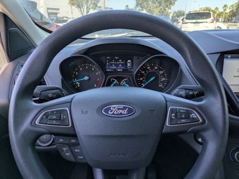 Used 2019 Ford Escape SE image 25