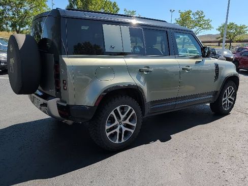 Used 2023 Land Rover Defender 110 SE AWD/4WD image 4