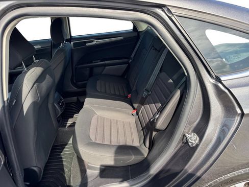 Certified 2020 Ford Fusion SE FWD image 18