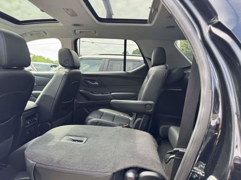 Used 2019 Chevrolet Traverse LT w/ LT Premium Package AWD/4WD image 8