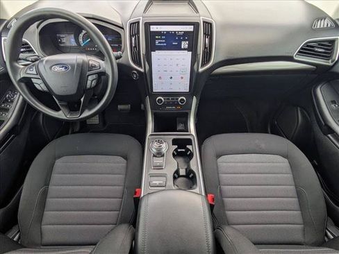 Used 2024 Ford Edge SE w/ Black Appearance Package AWD/4WD image 17