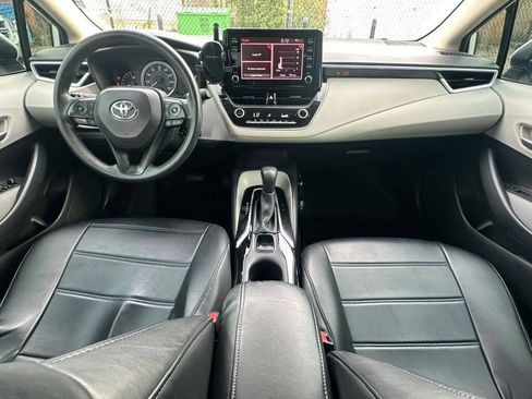 Used 2020 Toyota Corolla LE FWD image 15