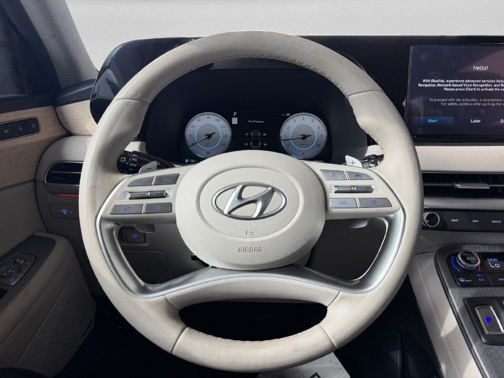 Used 2024 Hyundai Palisade Limited FWD image 12