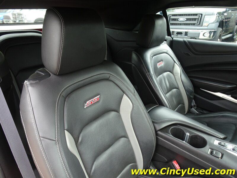 Used 2016 Chevrolet Camaro SS RWD image 17