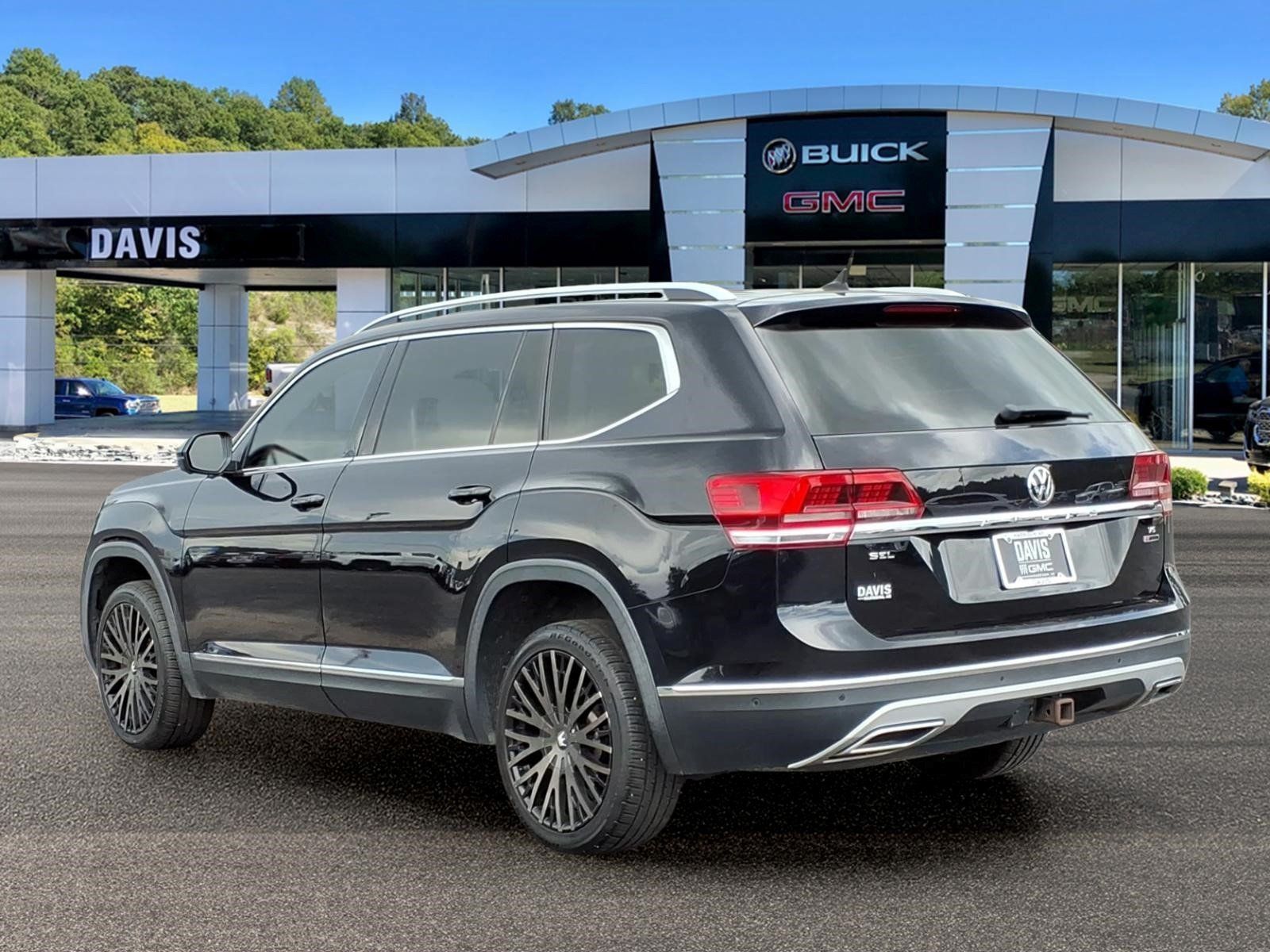 Used 2019 Volkswagen Atlas SEL Premium AWD/4WD image 4