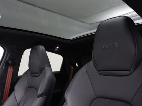 Used 2023 Porsche Cayenne GTS w/ Premium Package AWD/4WD image 12
