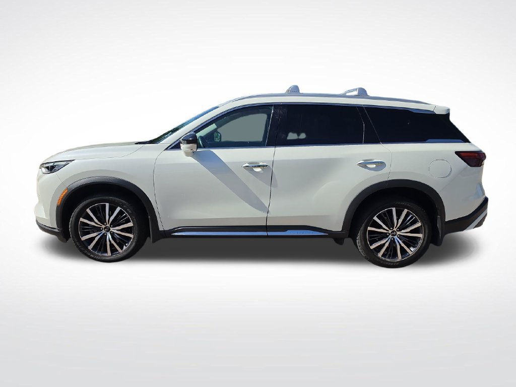 Used 2023 INFINITI QX60 Sensory w/ Vision Package AWD/4WD image 2
