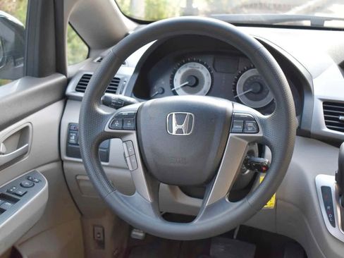 Used 2013 Honda Odyssey EX image 17