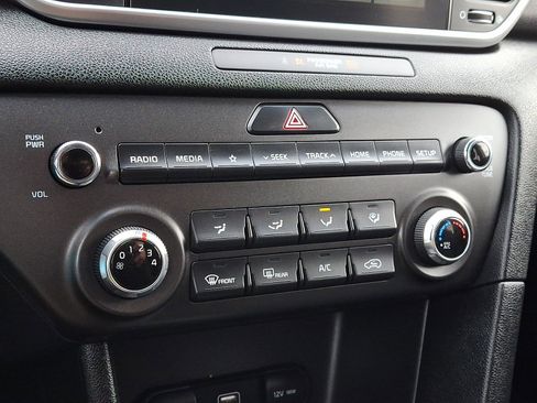 Used 2021 Kia Sportage LX image 15