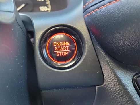 Certified 2025 Honda HR-V Sport image 28